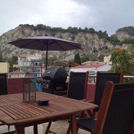 Bright Top Floor Apartment! مدينة زاكينثوس المظهر الخارجي الصورة