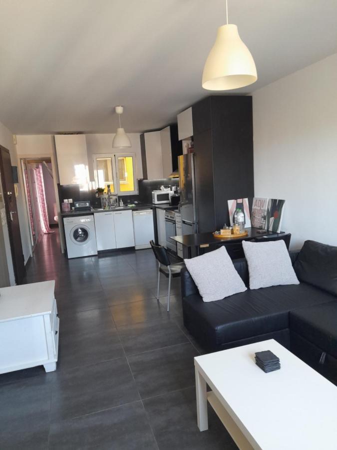 Bright Top Floor Apartment! مدينة زاكينثوس المظهر الخارجي الصورة