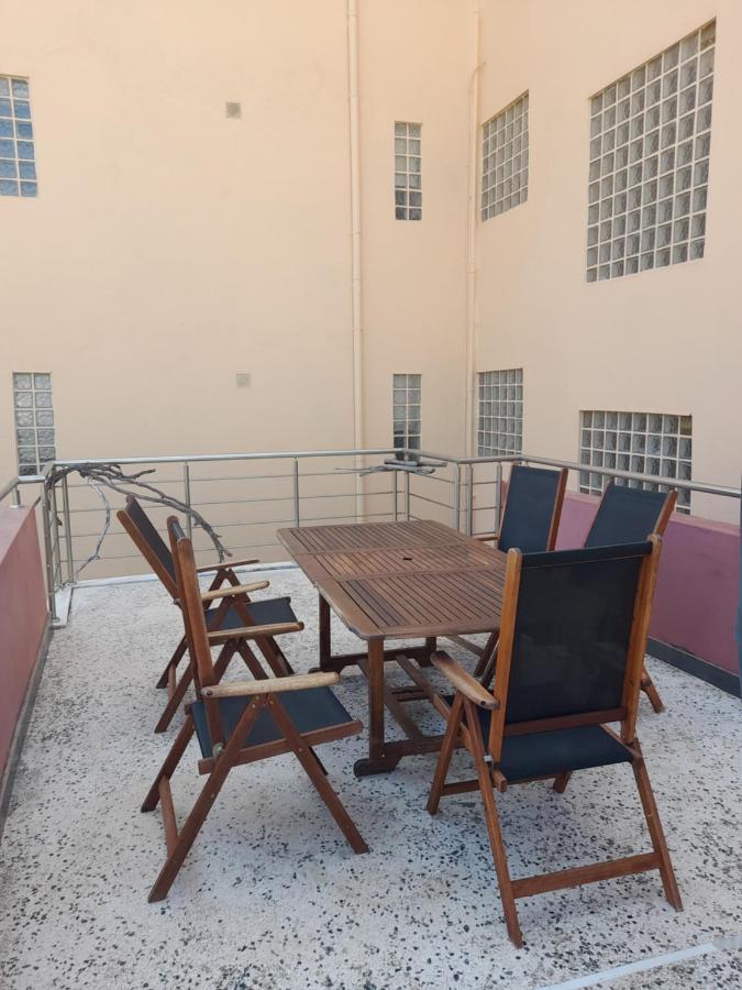Bright Top Floor Apartment! مدينة زاكينثوس المظهر الخارجي الصورة